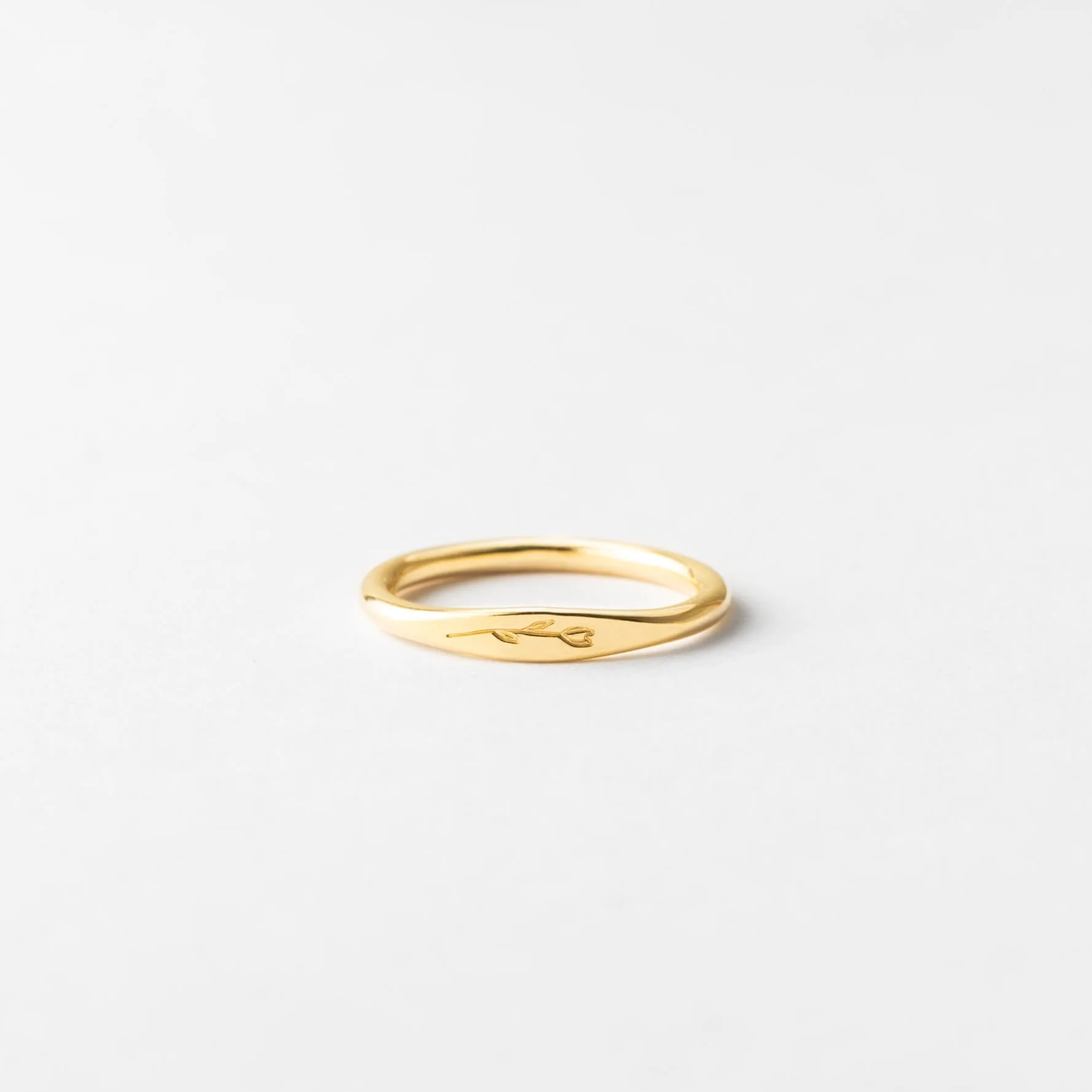 GLDN Floral Slim Signet Ring - Image 2